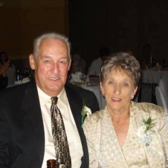 Meet your Posher, Heather - Picture 1 of 2